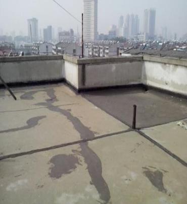 厦门漏水维修 楼顶漏水是什么原因，楼顶漏水维修方法是什么?
